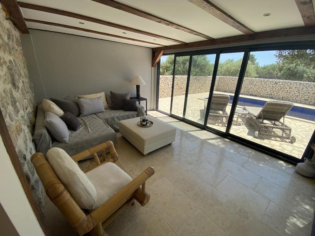 Private Cottage In Olive Grove With Heated Pool Vinišće Eksteriør billede