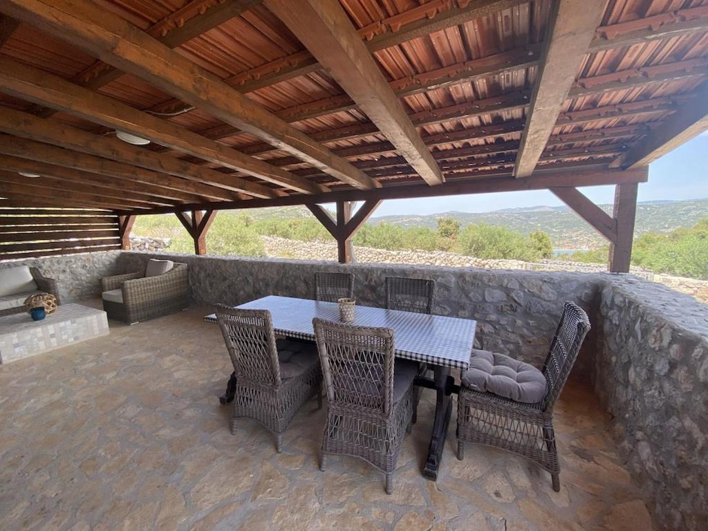 Private Cottage In Olive Grove With Heated Pool Vinišće Eksteriør billede