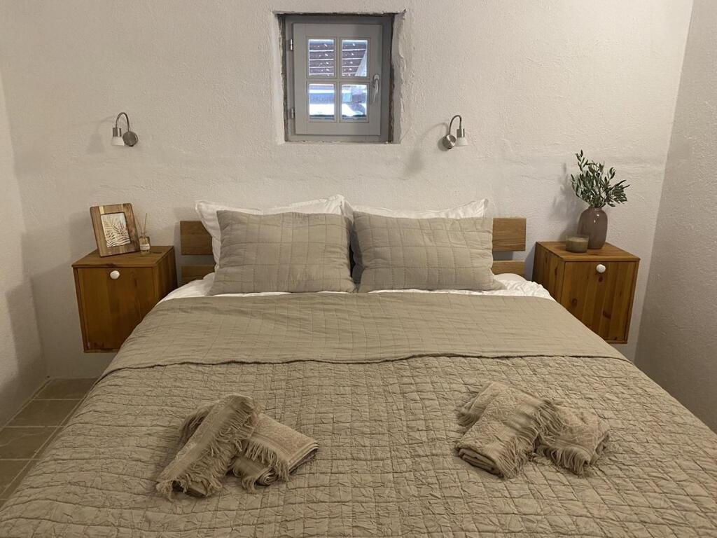 Private Cottage In Olive Grove With Heated Pool Vinišće Eksteriør billede